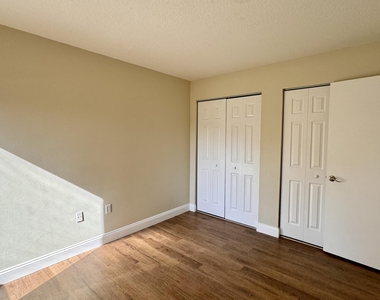 815 W Boynton Beach Boulevard - Photo Thumbnail 15
