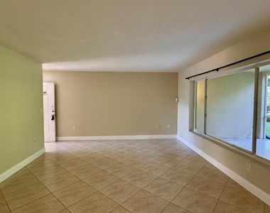 815 W Boynton Beach Boulevard - Photo Thumbnail 29