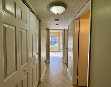 815 W Boynton Beach Boulevard - Photo Thumbnail 7