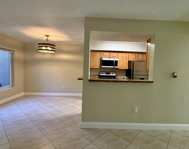 815 W Boynton Beach Boulevard - Photo Thumbnail 21