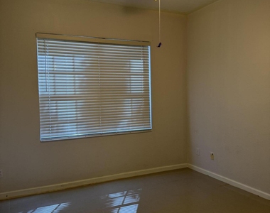 2264 Newport Isles Boulevard - Photo Thumbnail 3