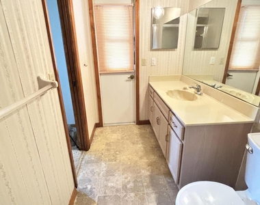 337 Nw Tyler Avenue - Photo Thumbnail 13
