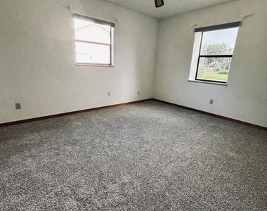 337 Nw Tyler Avenue - Photo Thumbnail 17