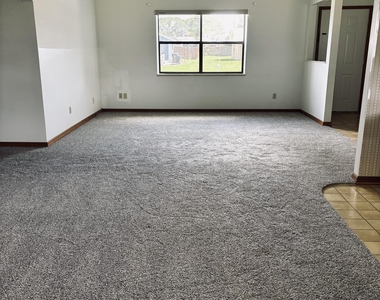 337 Nw Tyler Avenue - Photo Thumbnail 6