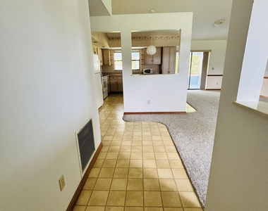 337 Nw Tyler Avenue - Photo Thumbnail 4