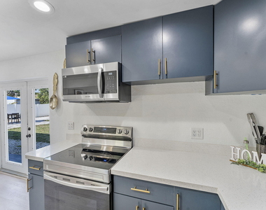 2629 Sw 6th Court - Photo Thumbnail 15