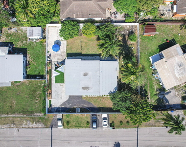 2629 Sw 6th Court - Photo Thumbnail 36