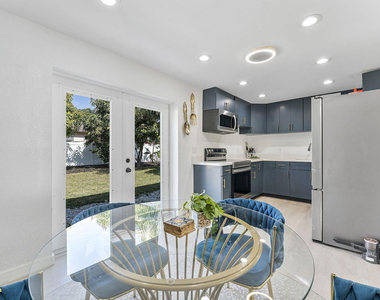 2629 Sw 6th Court - Photo Thumbnail 11