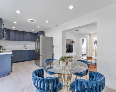 2629 Sw 6th Court - Photo Thumbnail 10