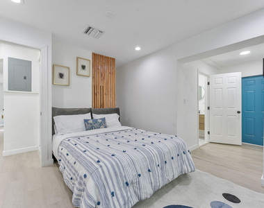 2629 Sw 6th Court - Photo Thumbnail 23