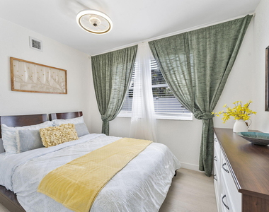 2629 Sw 6th Court - Photo Thumbnail 2