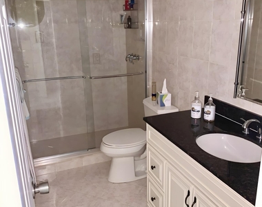 5200 Ne 24th Terrace - Photo Thumbnail 9