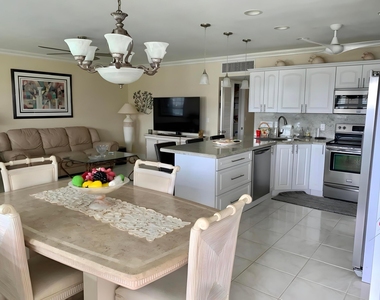 5200 Ne 24th Terrace - Photo Thumbnail 1