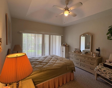 1868 S Dovetail Drive - Photo Thumbnail 4