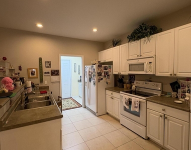 1868 S Dovetail Drive - Photo Thumbnail 3