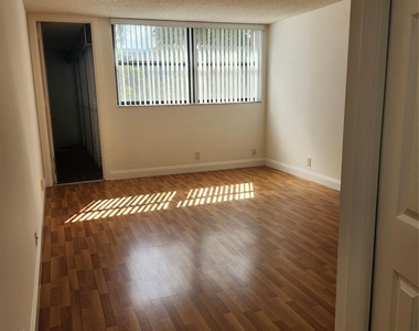 16251 Golf Club Road - Photo Thumbnail 16