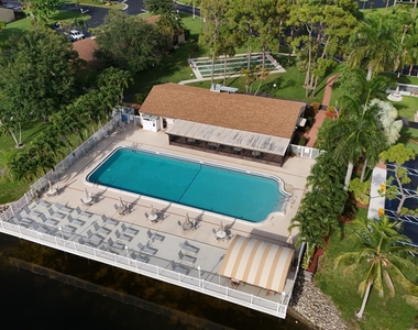 627 Sea Pine Way - Photo Thumbnail 22