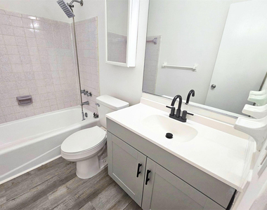 1300 Ne 3rd Street - Photo Thumbnail 11