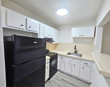 1300 Ne 3rd Street - Photo Thumbnail 3
