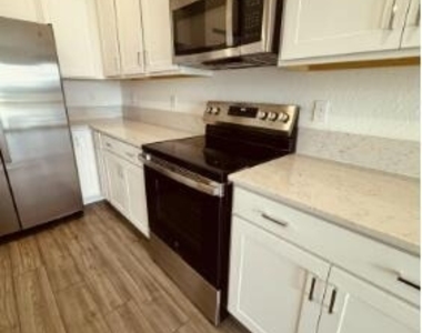 671 Se Lake Falls Street - Photo Thumbnail 10