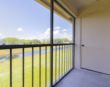 9449 Boca Cove Circle - Photo Thumbnail 7