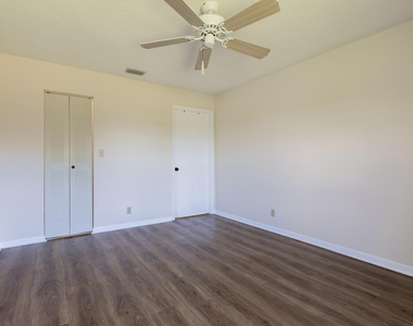 9449 Boca Cove Circle - Photo Thumbnail 14