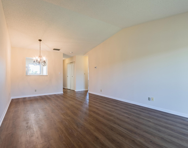 9449 Boca Cove Circle - Photo Thumbnail 5