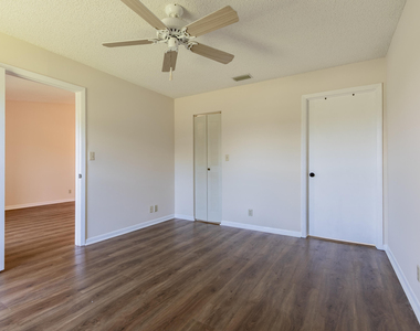 9449 Boca Cove Circle - Photo Thumbnail 13