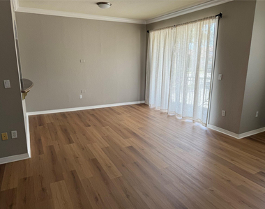 8930 W Flagler Street - Photo Thumbnail 3