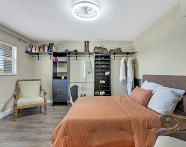 3755 Via Poinciana - Photo Thumbnail 9