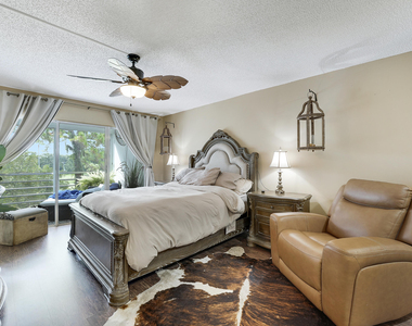 3755 Via Poinciana - Photo Thumbnail 10