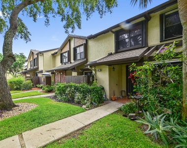 4587 Carambola Circle S - Photo Thumbnail 15