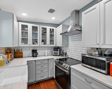 300 Sw 25th Avenue - Photo Thumbnail 14