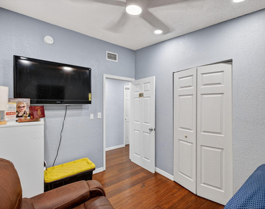 300 Sw 25th Avenue - Photo Thumbnail 28