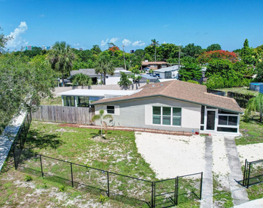 300 Sw 25th Avenue - Photo Thumbnail 44