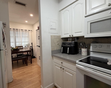 1300 N 17th Avenue - Photo Thumbnail 13