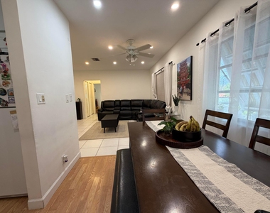 1300 N 17th Avenue - Photo Thumbnail 11