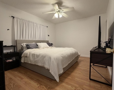 1300 N 17th Avenue - Photo Thumbnail 17