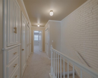 3057 W Wilshire Boulevard - Photo Thumbnail 26