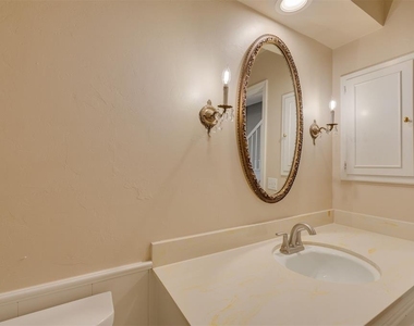 3057 W Wilshire Boulevard - Photo Thumbnail 20