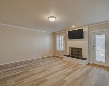 3057 W Wilshire Boulevard - Photo Thumbnail 7