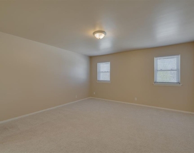 3057 W Wilshire Boulevard - Photo Thumbnail 27