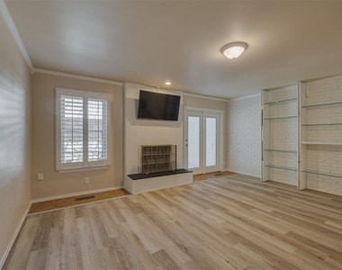 3057 W Wilshire Boulevard - Photo Thumbnail 9