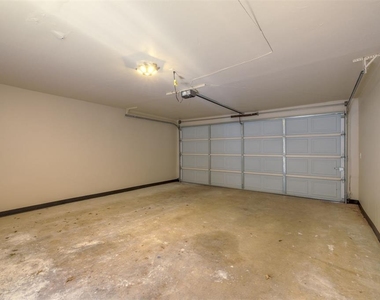 3057 W Wilshire Boulevard - Photo Thumbnail 33