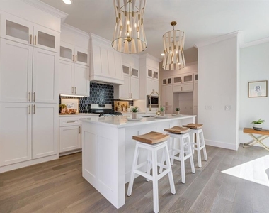 7901 Behr Drive - Photo Thumbnail 16