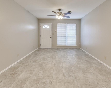 828 Russell Circle - Photo Thumbnail 11