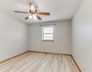 1200 N Crawford Avenue - Photo Thumbnail 5
