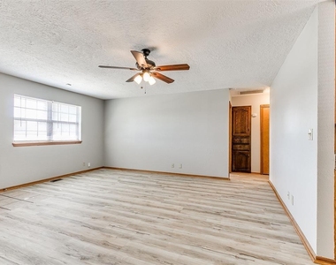 1200 N Crawford Avenue - Photo Thumbnail 17