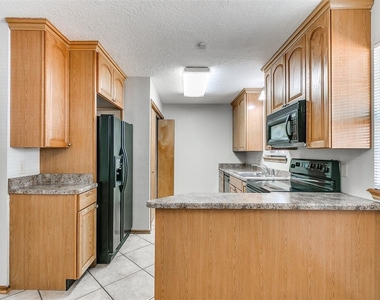 1200 N Crawford Avenue - Photo Thumbnail 14
