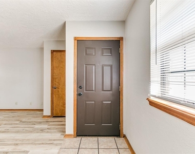 1200 N Crawford Avenue - Photo Thumbnail 19